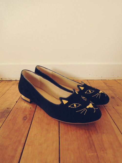 Fake Charlotte Olympia Kitty Flats gold heels